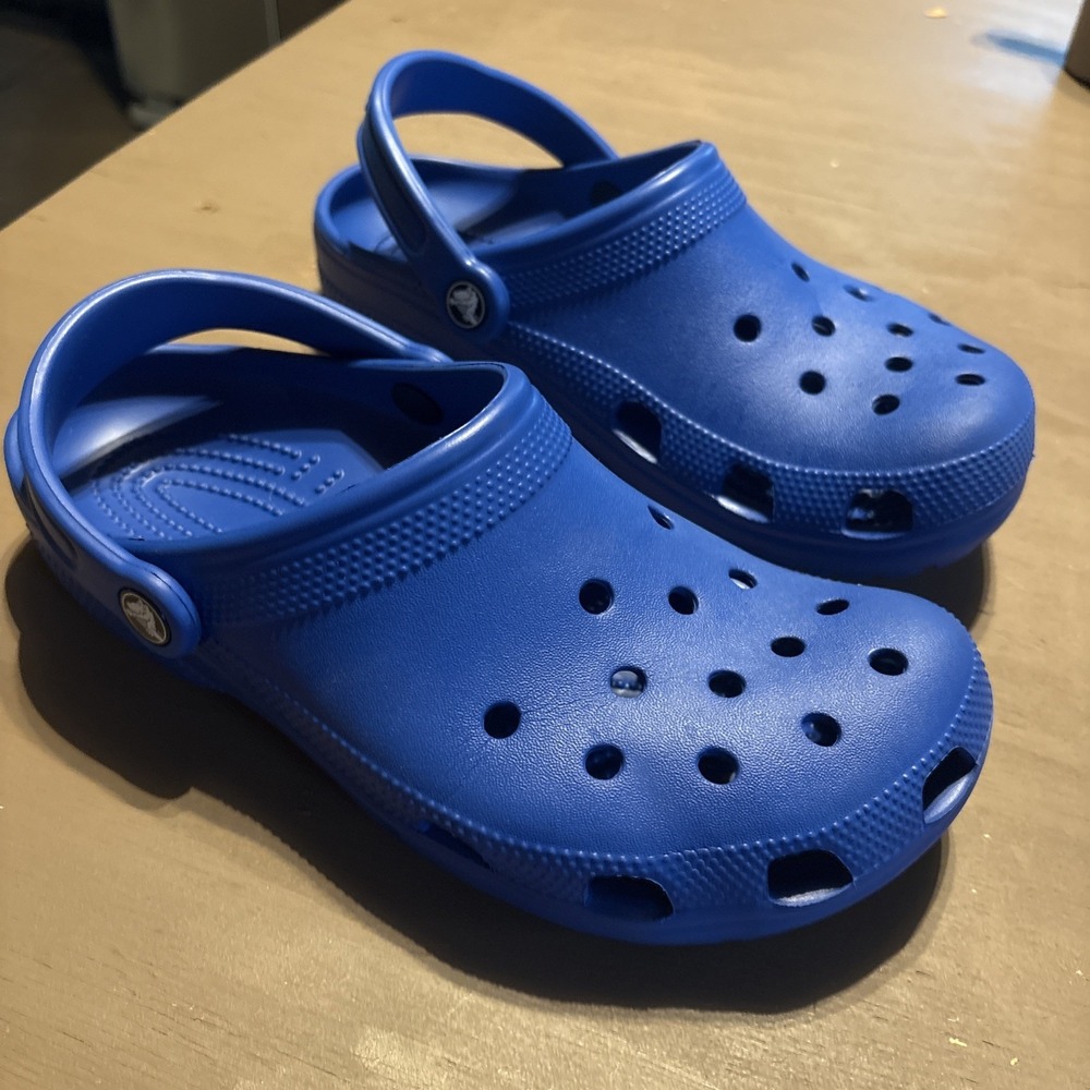Crocs Classic Clogs Blue Men's 7 Women's 9 Slip On Shoes Excellent Condition